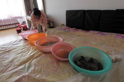 肥东楼上漏水，住户失联，小区没物管，业主维权难！律师来支招……